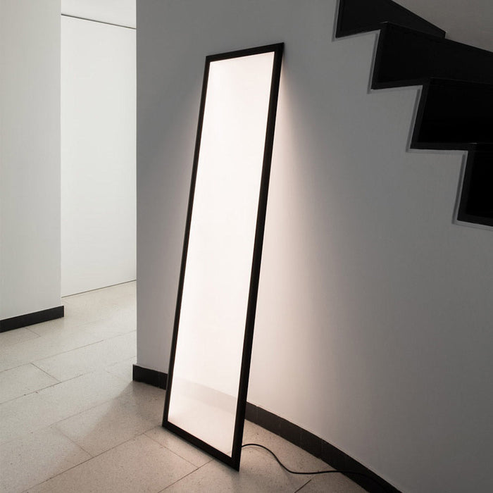 Discovery LED Floor Lamp (Tunable White).