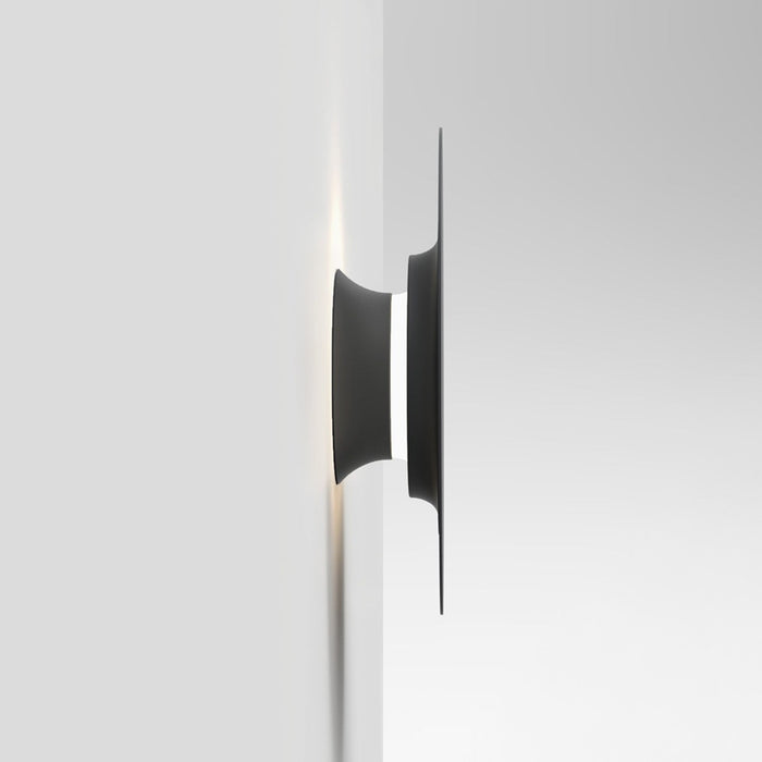 Facce Tetro Shallow LED Ceiling / Wall Light in Detail.