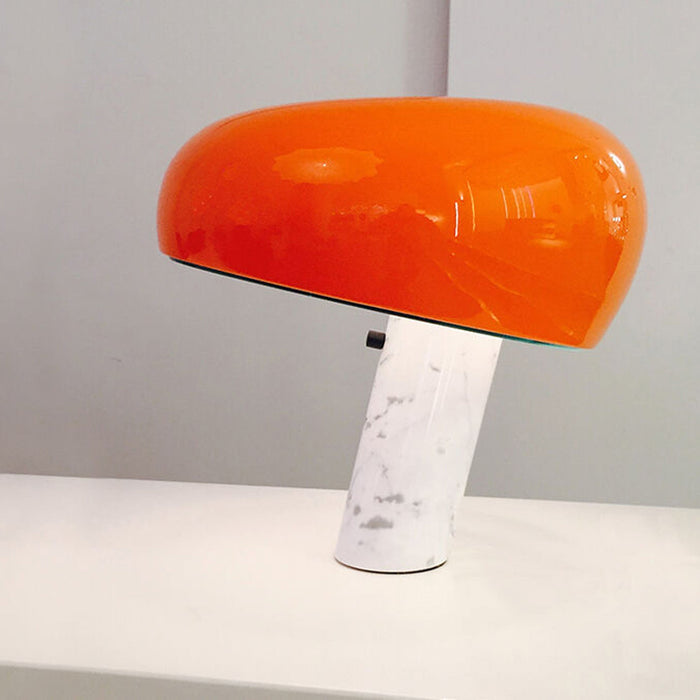 Snoopy Table Lamp in Detail.