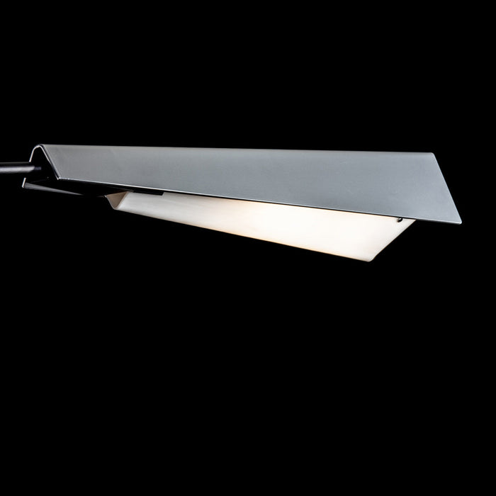 Vertex 02 Floor Lamp in Detail.