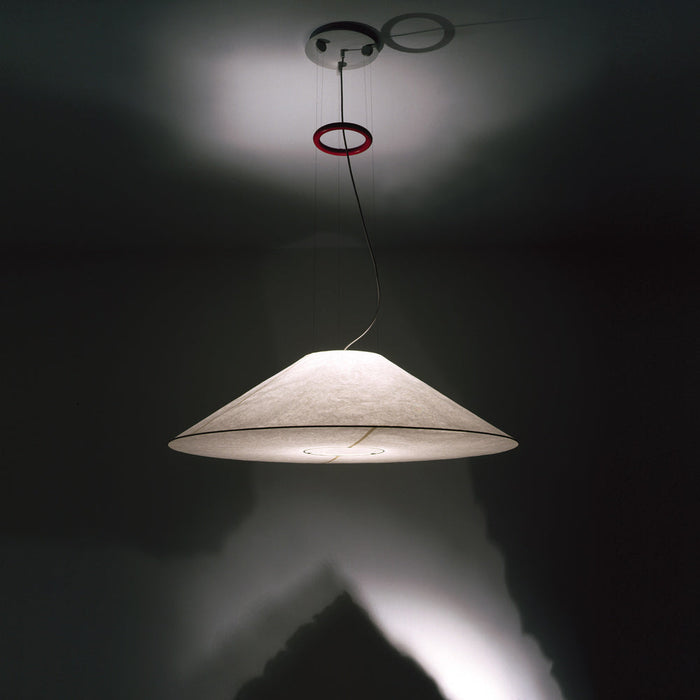 Maru Pendant Light in Detail.