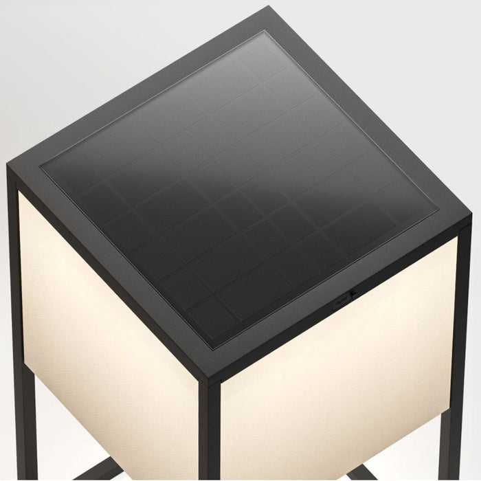 Fil Outdoor LED Solar Portable Floor Lamp in Detail.