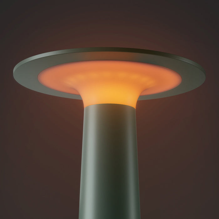 Lix Outdoor LED Portable Table Lamp in Detail.