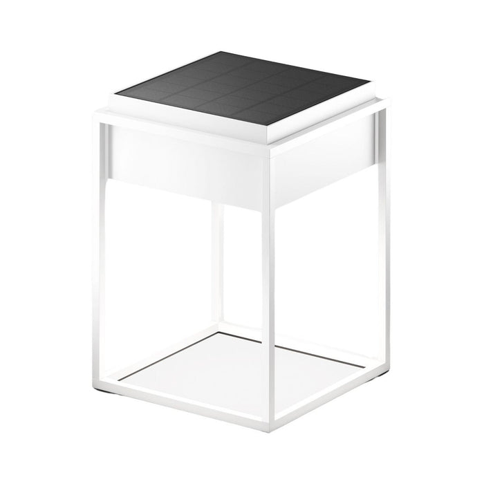 Qua Outdoor LED Solar Portable Table Lamp in Pearl White.