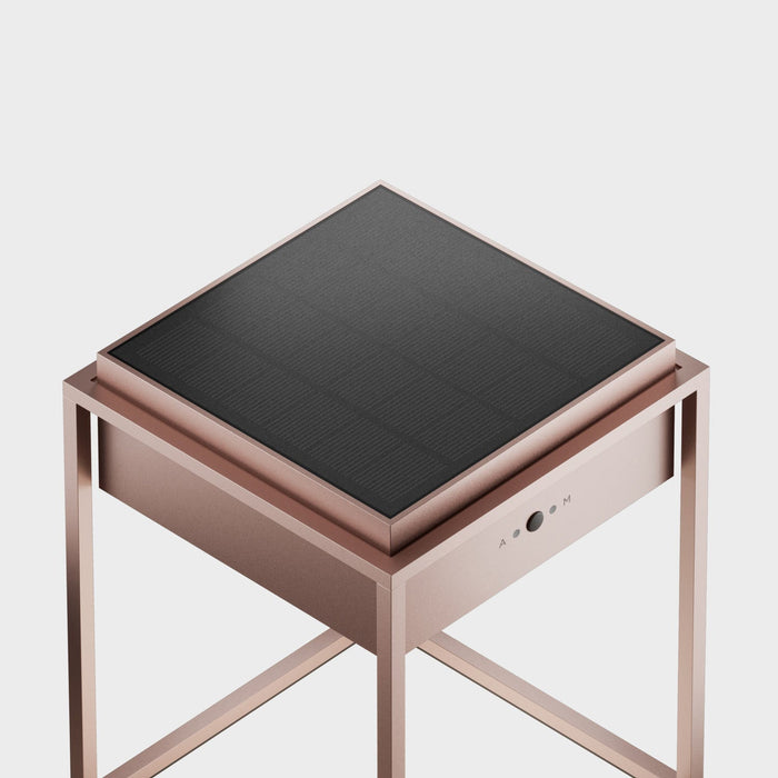 Qua Outdoor LED Solar Portable Table Lamp in Detail.