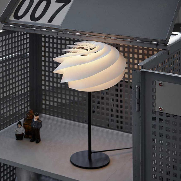 Swirl Table Lamp in Detail.