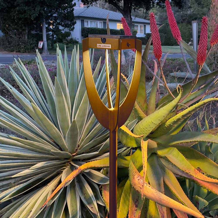 Tulip Outdoor Solar LED Torch Light in Outside Area.