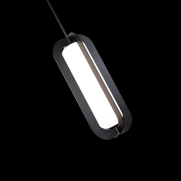 Echelon LED Vertical Pendant Light in Detail.
