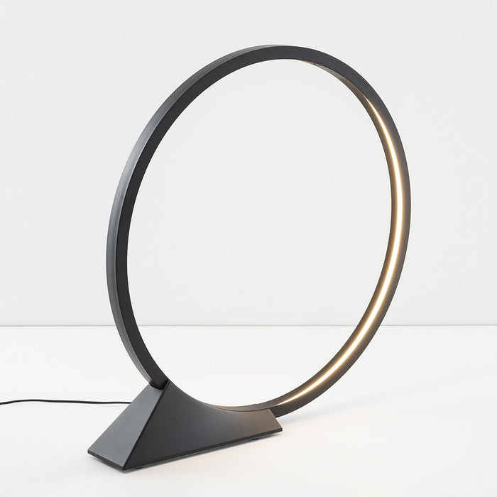 O Outdoor LED Floor Lamp (Small).