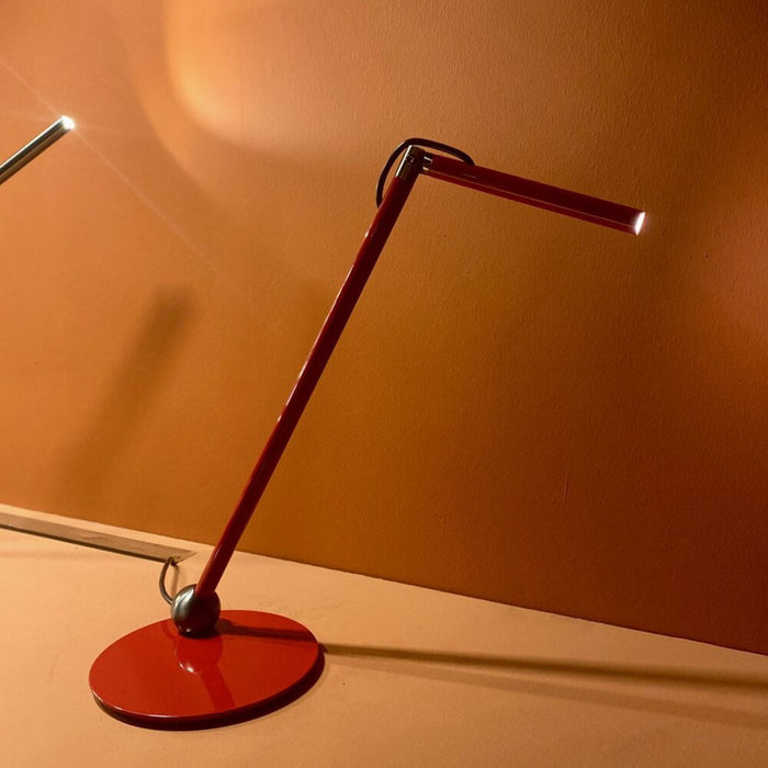 Calamaio LED Table Lamp in Detail.