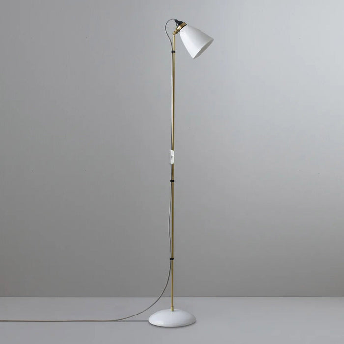 Hector Floor Lamp in Detail.