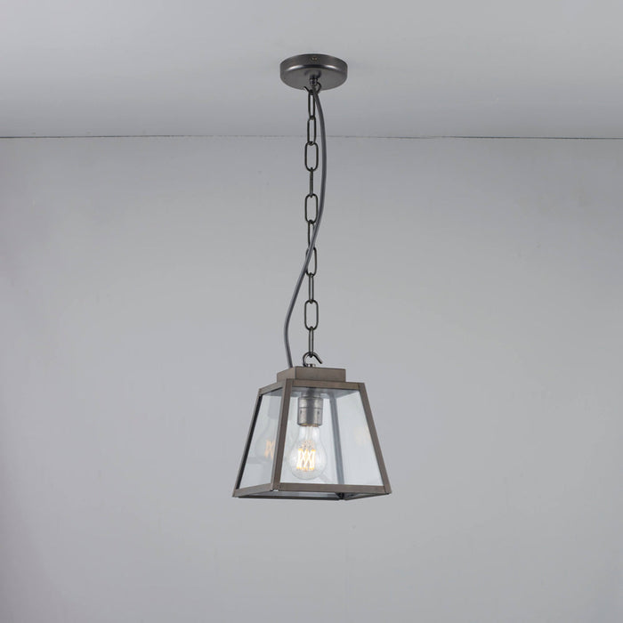 Quad Closed Top Pendant Light in Detail.