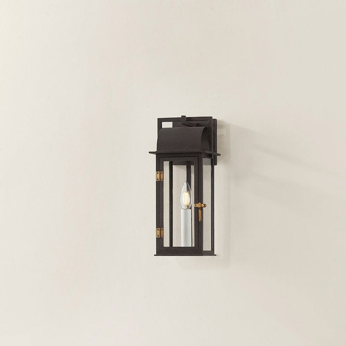 Bohen Outdoor Wall Light in Detail.