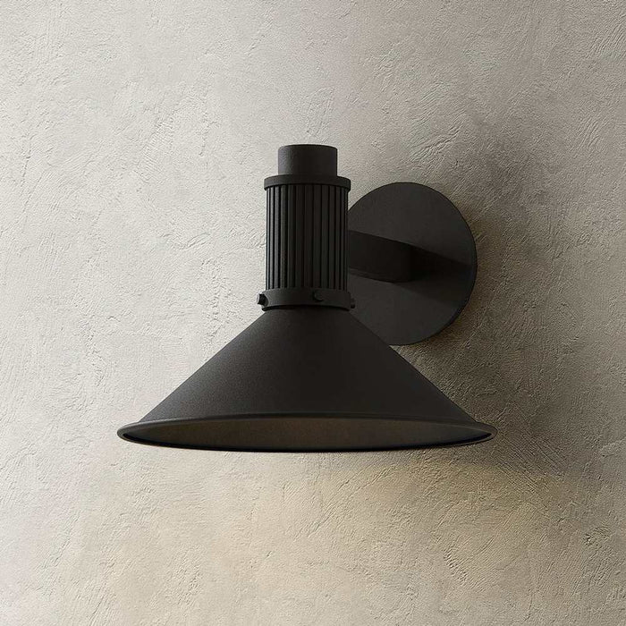 Elani Outdoor Wall Light in Detail.