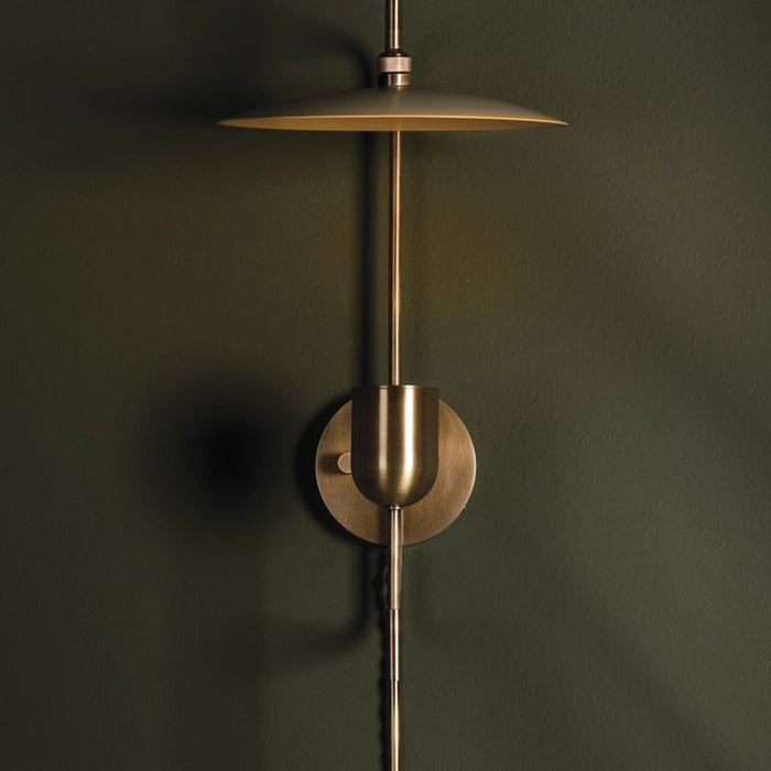 Manti Plug-in Wall Light in Detail.