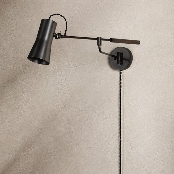 Novel Plug-in Wall Light in Detail.