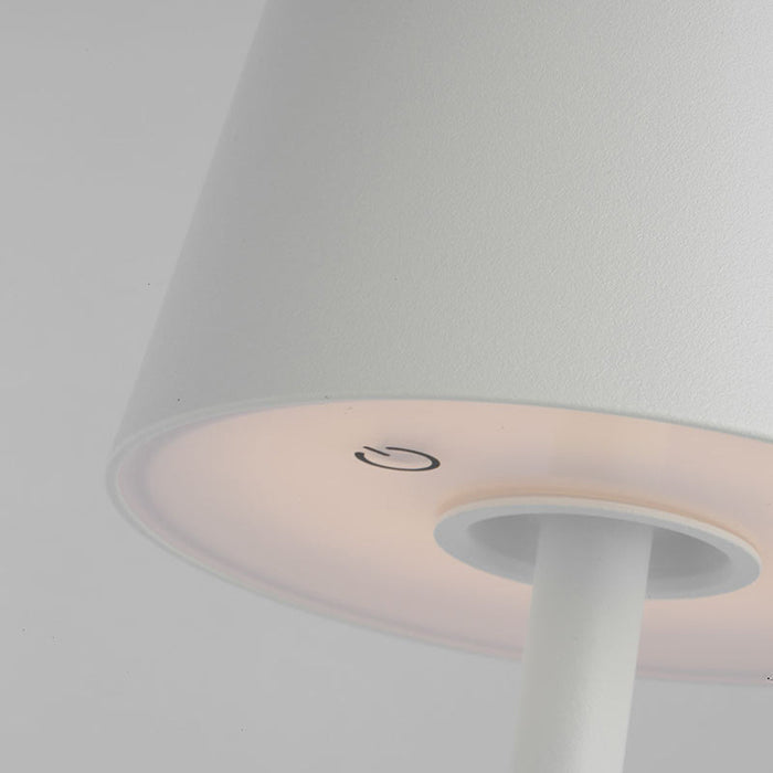 Nevis LED Floor Lamp in Detail.