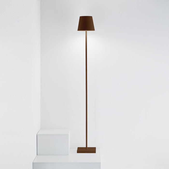 Poldina L LED Floor Lamp in Detail.