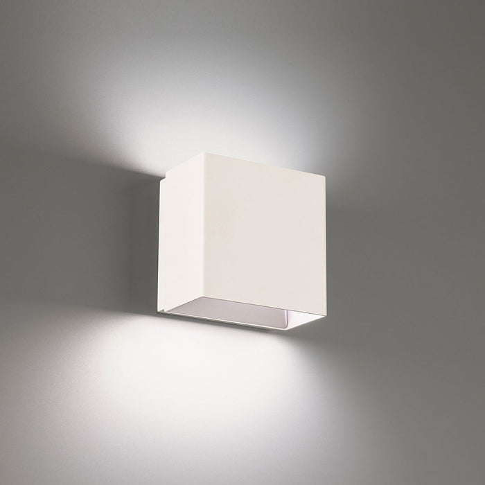 Boxi LED Wall Light in White.
