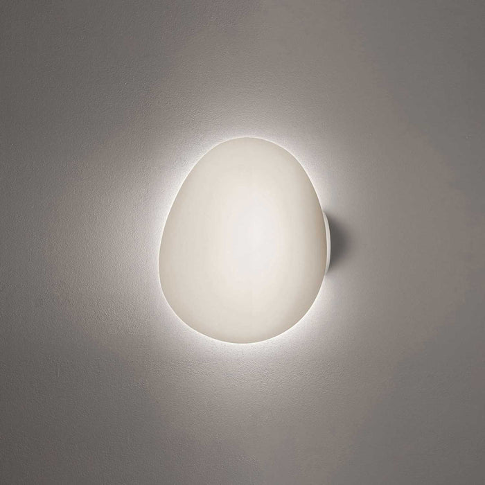 Gregg Wall Light in Medium/Right Facing/White.