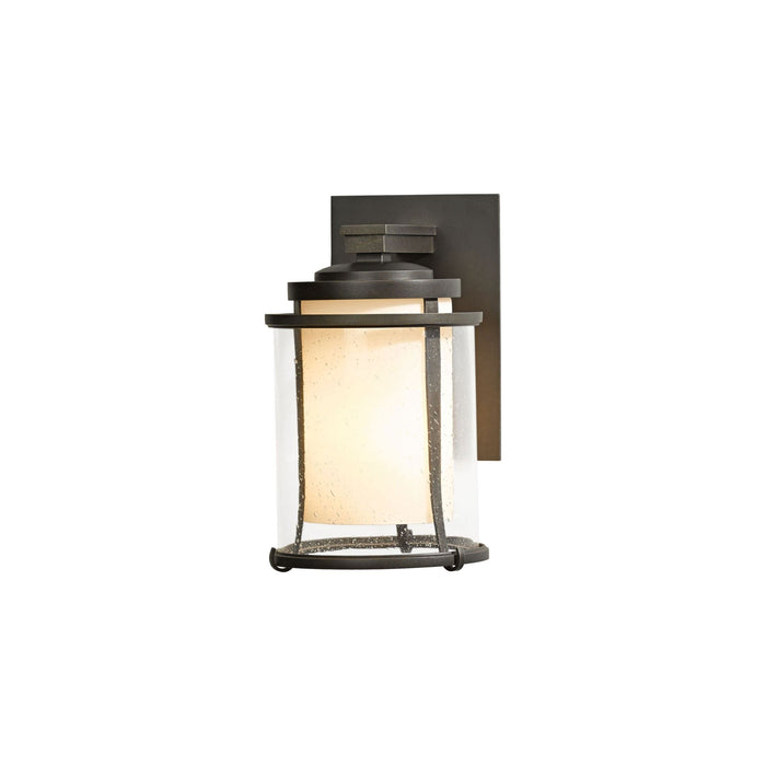 Meridian Outdoor Wall Light in Small/Coastal Black/Incandescent.