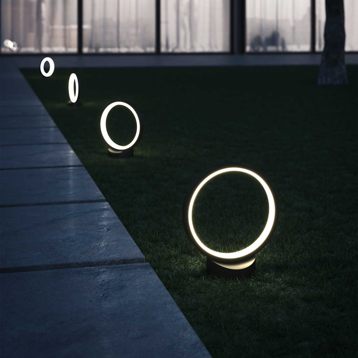 Parc LED Path Light in outdoor.