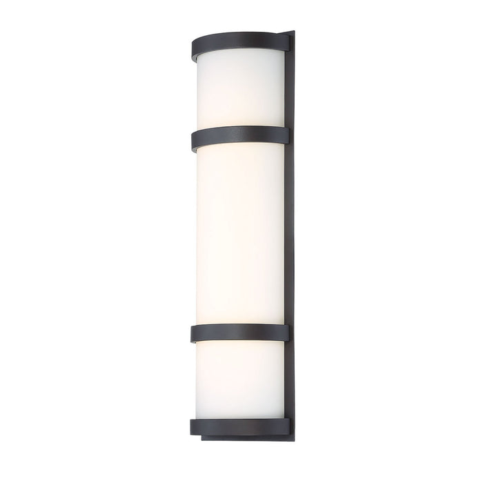 Latitude Indoor/Outdoor LED Wall Light in Large/Black.