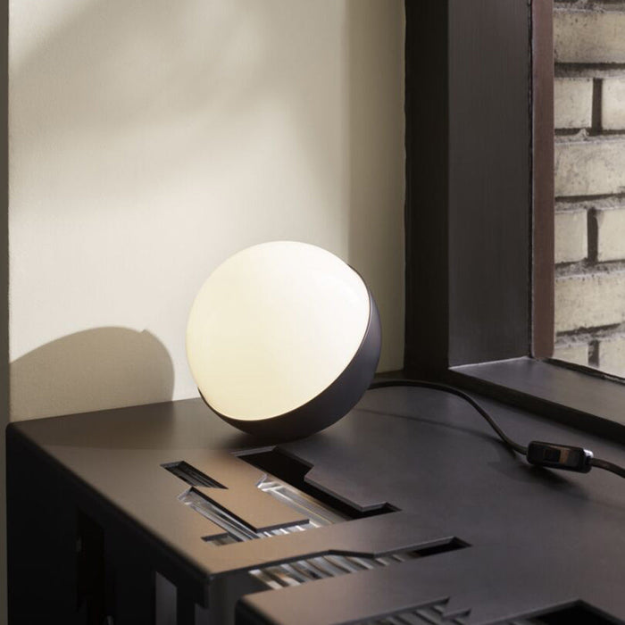 VL Studio Table Lamp in room.