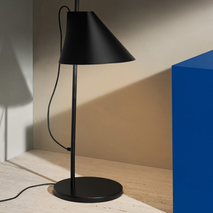 Yuh LED Table Lamp in room.