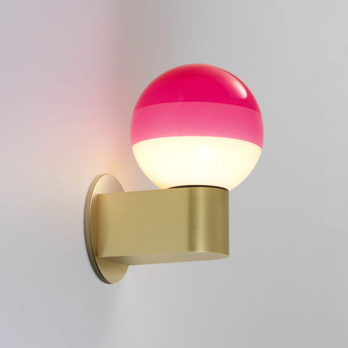 Dipping Light A1 LED Wall Light in Pink/Brushed Brass.