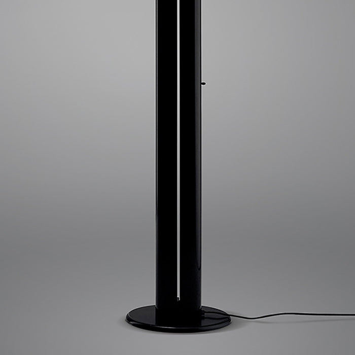Megaron LED Floor Lamp in Detail.