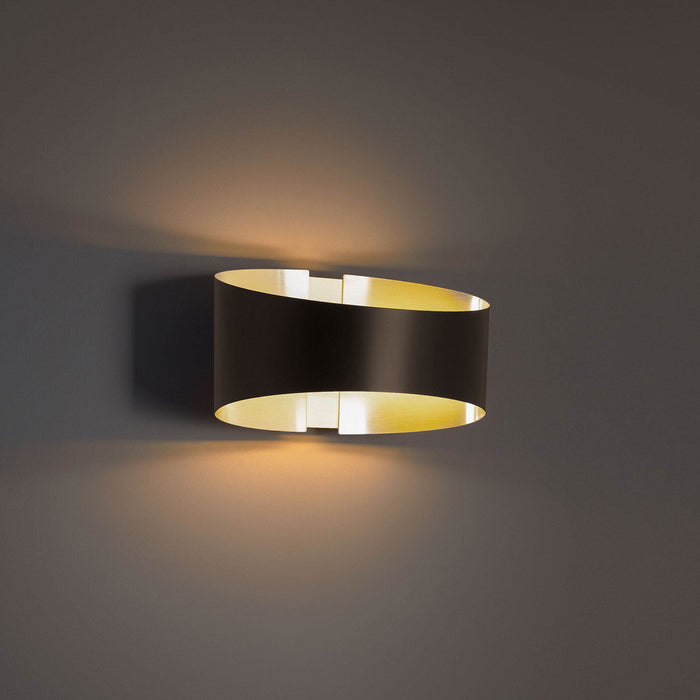 Swerve LED Wall Light in Detail.