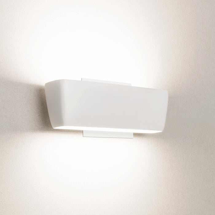 Flaca LED Wall Light in Detail.