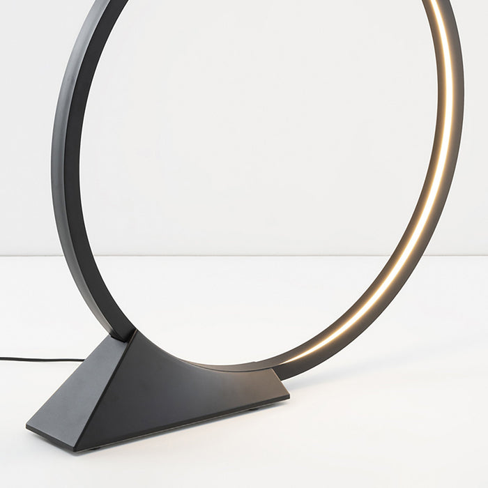 O Outdoor LED Floor Lamp in Detail.