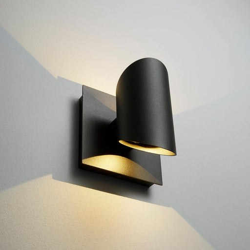Caliber LED Outdoor Wall Light in Detail.
