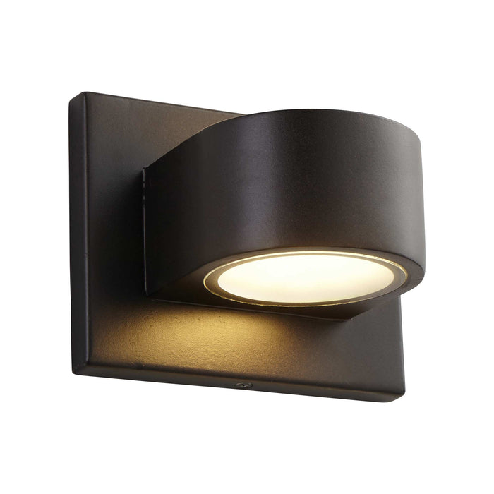 Eris Outdoor LED Wall Light in Detail.