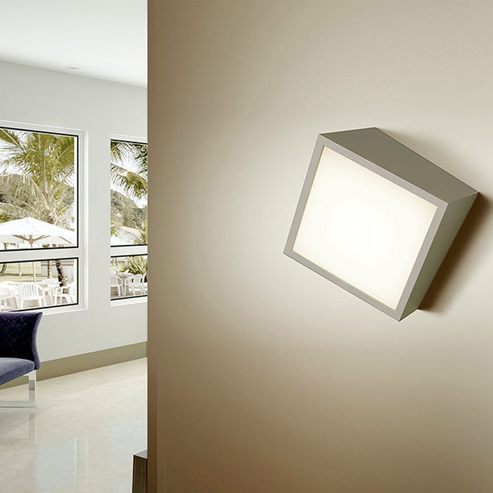 Zeta LED Wall Light in Detail.