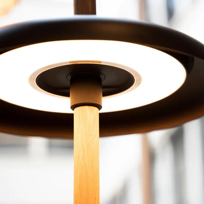 Nivel LED Table Lamp in Detail.