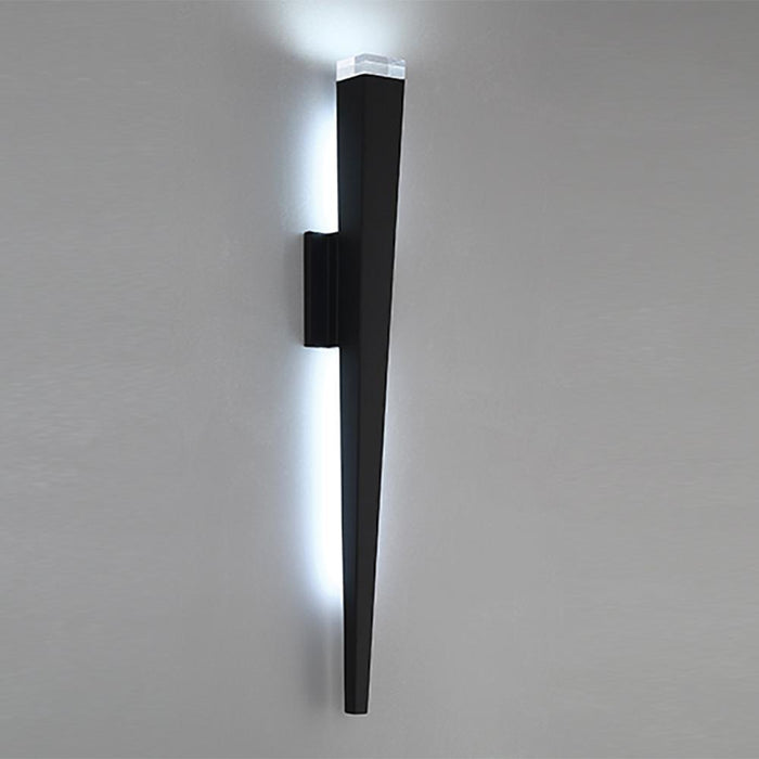 Staff Outdoor LED Wall Light in Detail.