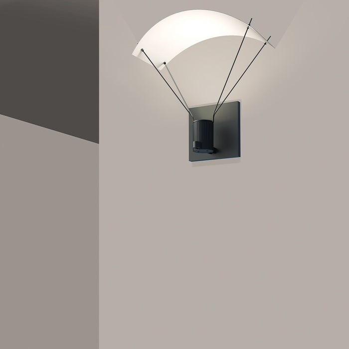 Suspenders® Standard Single LED Wall Light in Detail.