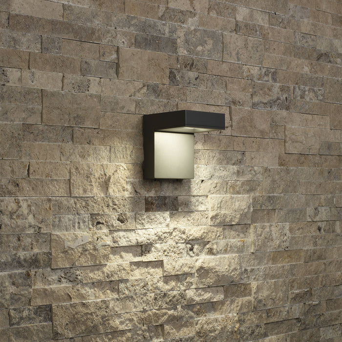 Taag 6 Outdoor LED Wall Light in Detail.