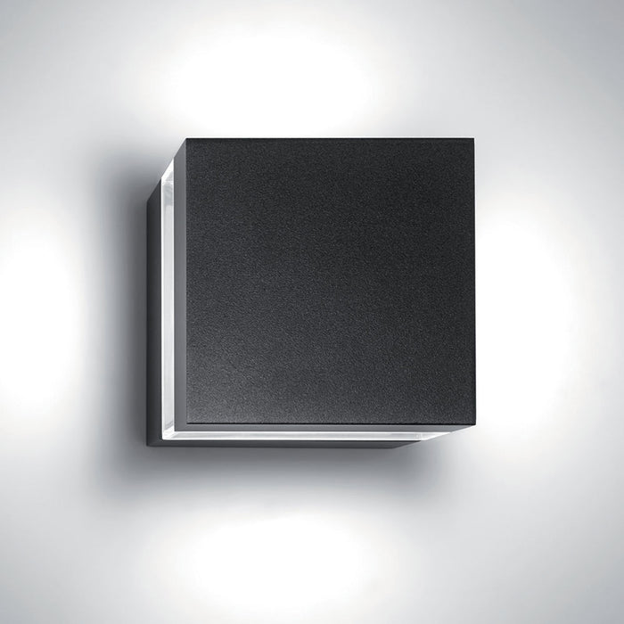 Tetragono Outdoor LED Wall Light in Detail.