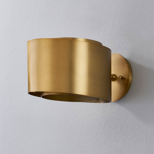Roux Wall Light in Detail.