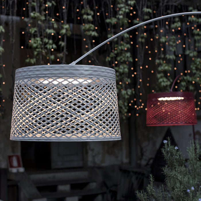Twiggy Grid Outdoor LED Floor Lamp - Additional image.